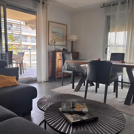 Spacious&quiet, Air Conditioning, Parking, High Floor Apartamento