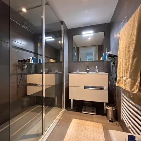 Spacious&quiet, Air Conditioning, Parking, High Floor Apartamento *