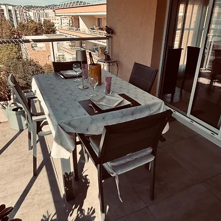 Apartment Spacious And Quiet, Air Conditioning, Parking, High Floor Antibes