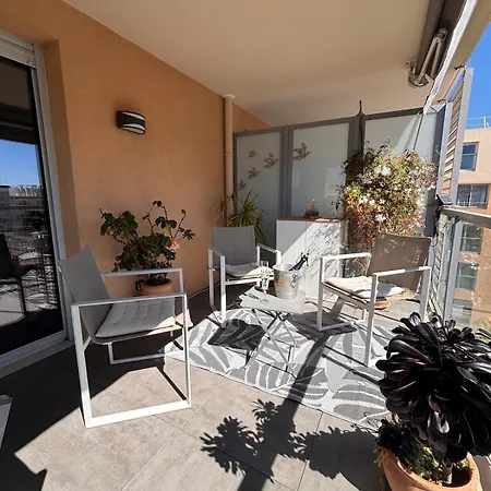Spacious And Quiet, Air Conditioning, Parking, High Floor Apartment
