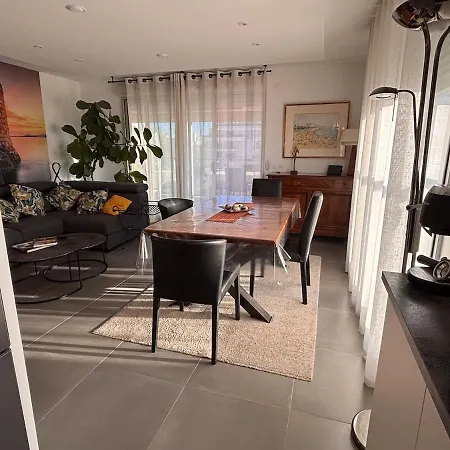 Spacious&quiet, Air Conditioning, Parking, High Floor Antibes